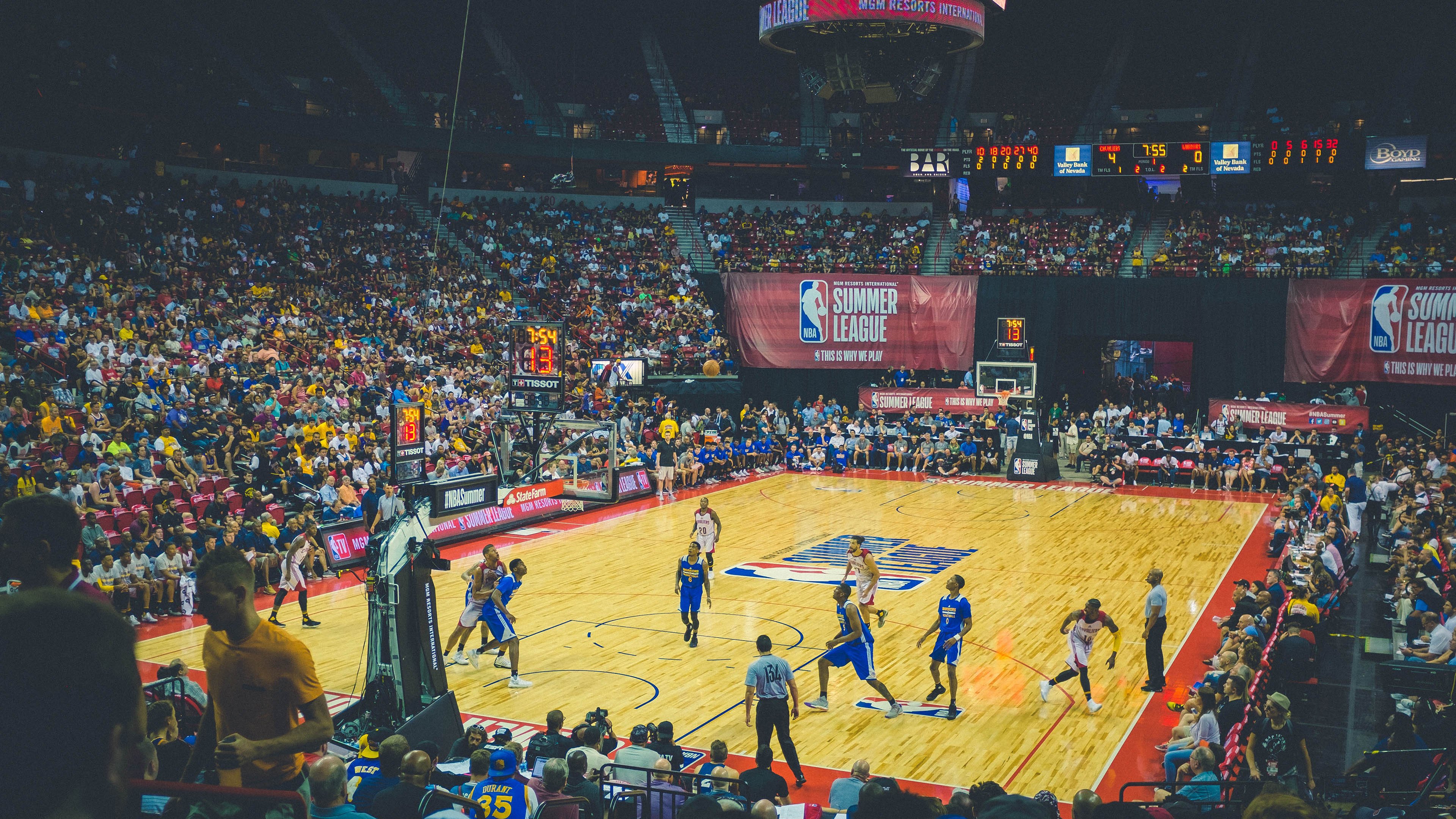 皇家霍芬海姆vs汉堡_ 德乙联赛竞争，霍芬海姆拿过德甲冠军吗