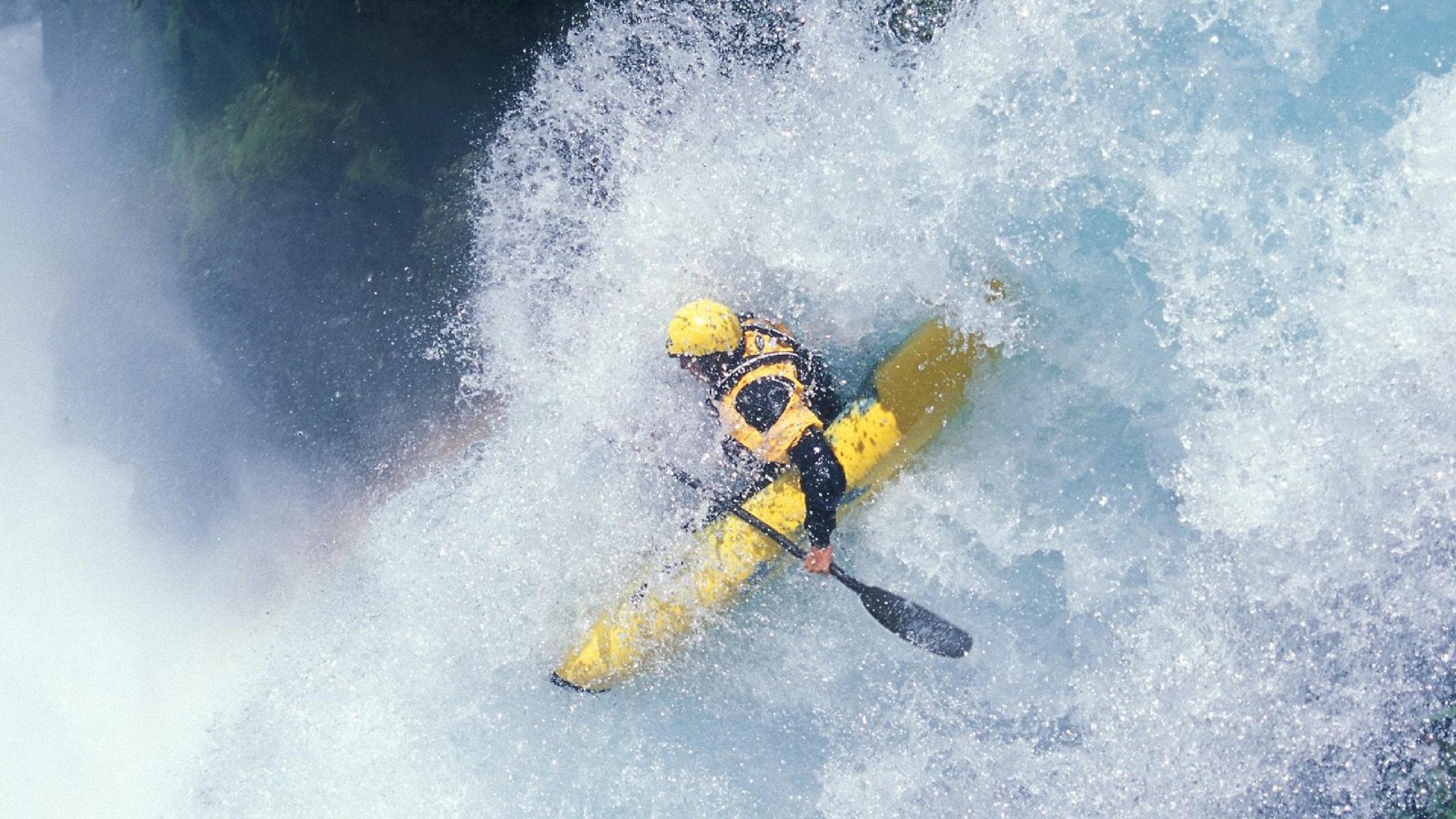中前场控球点重叠是否导致节奏冲突问题，控球前锋打法